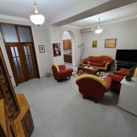 Apartamento Heart Of Tirana Exterior foto