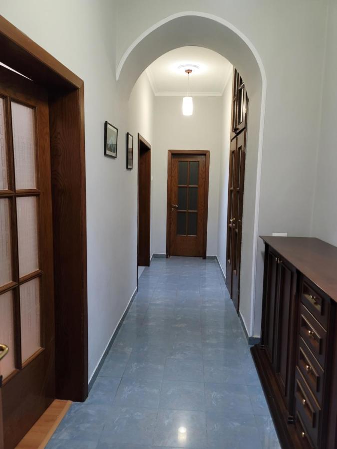 Apartamento Heart Of Tirana Exterior foto