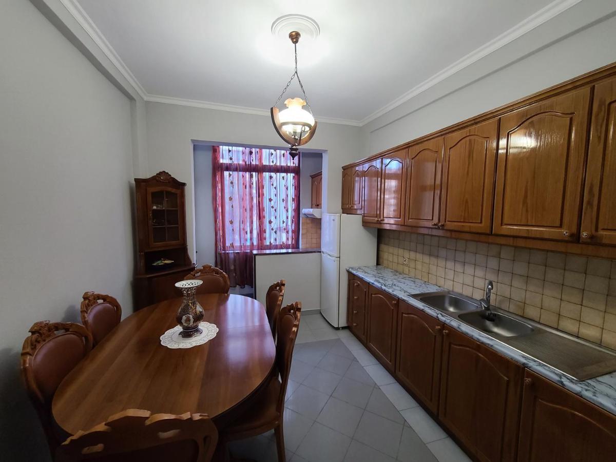 Apartamento Heart Of Tirana Exterior foto